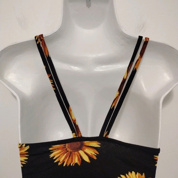 R2d - Sunflower Crop Top - Picture 7 of 11